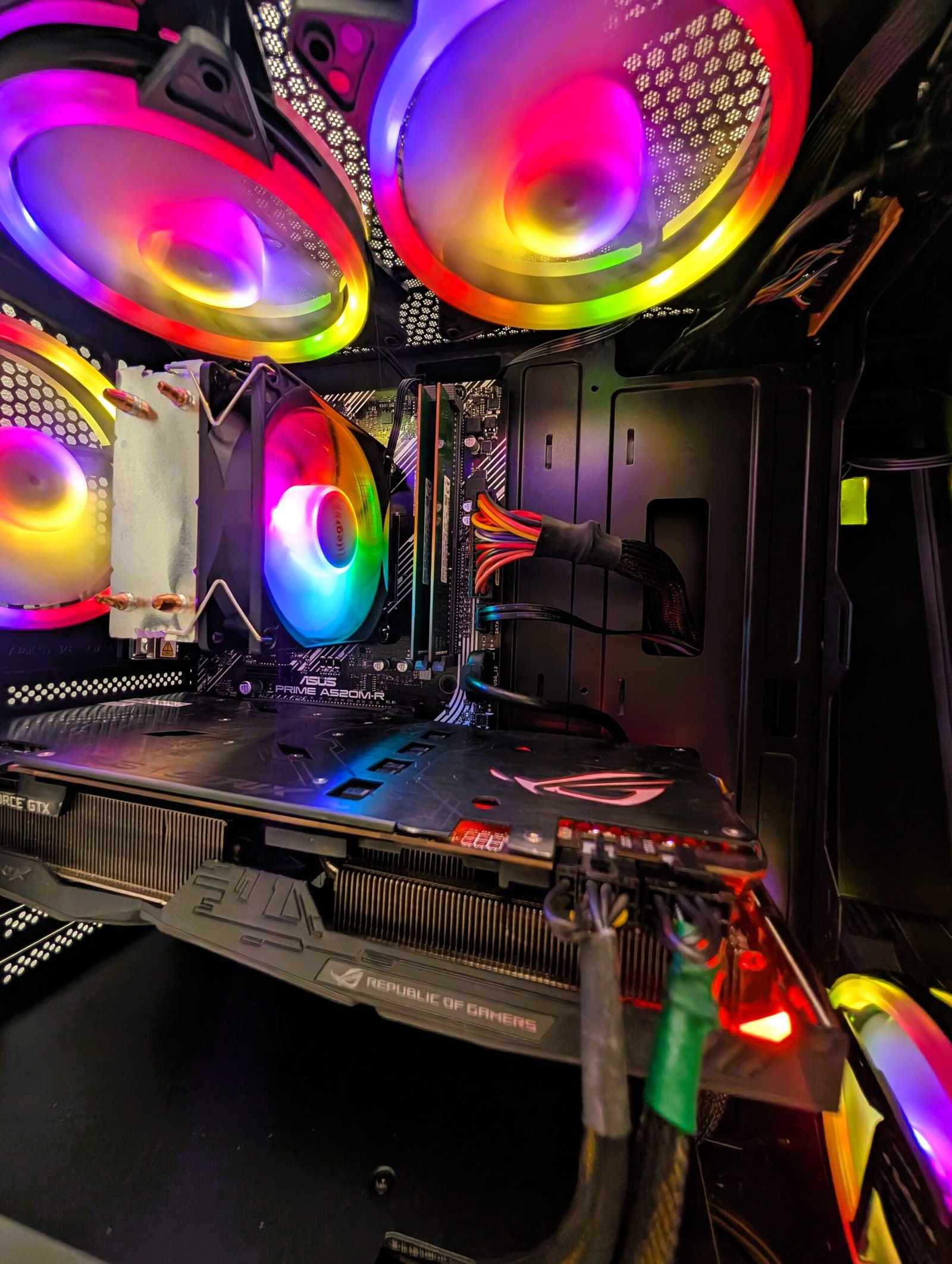 Ryzen 5 3400G / 16GB / 256GB + 750GB / GTX 1080 Ti 11GB (ODNOWIONY)